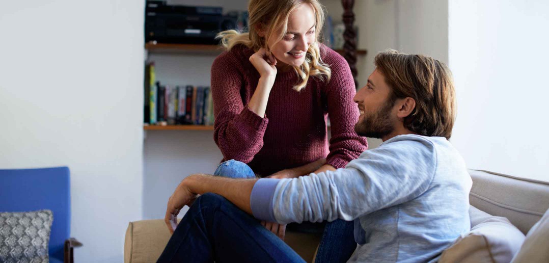 5 Fragen, die Paare vor dem Zusammenziehen klären sollten beziehungsweise