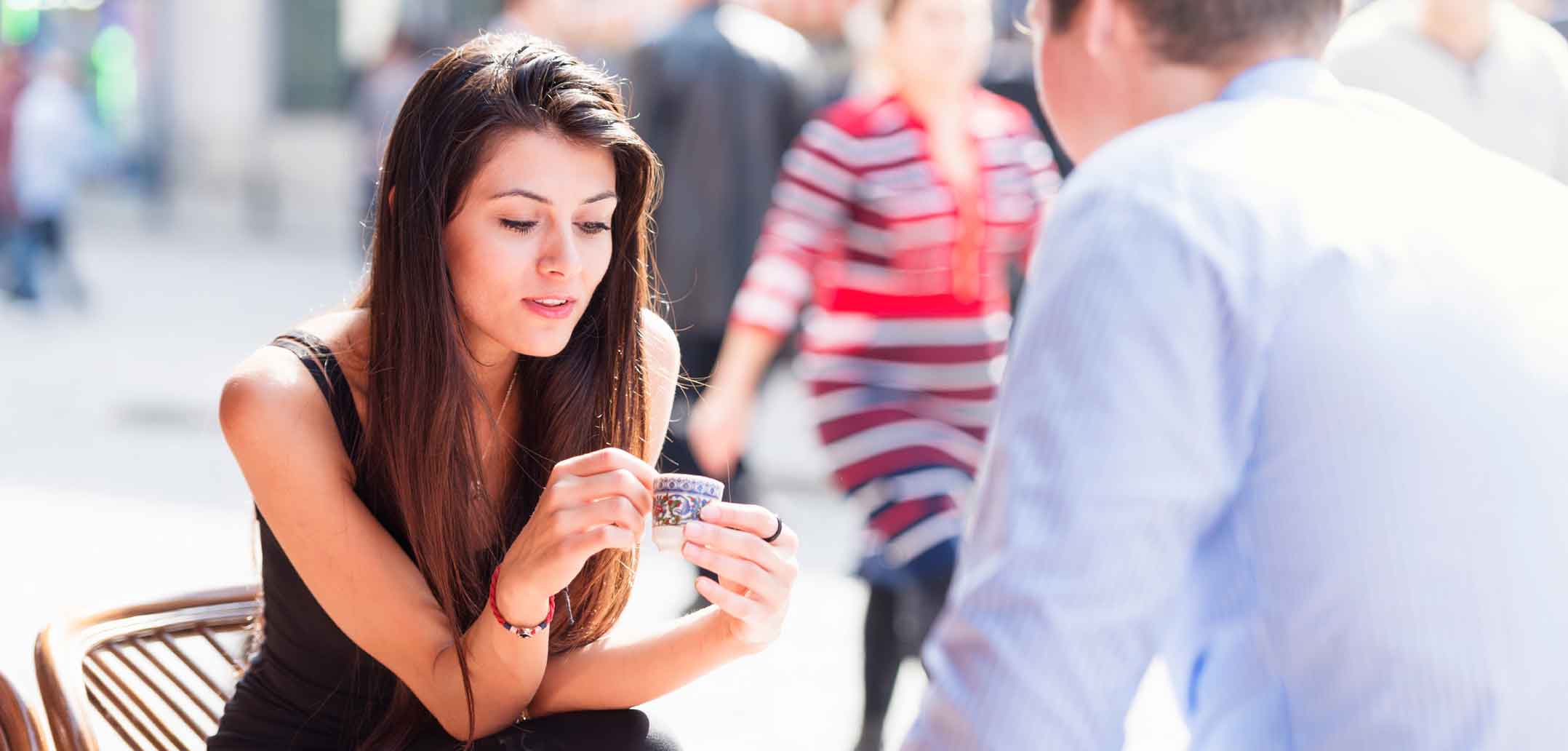 Sollte man sein Date wirklich nach dem Sternzeichen fragen?