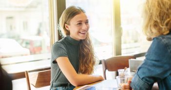 Öffne dein Herz für mich: Wie Sie schon beim ersten Date das Vertrauen des potentiellen Partners gewinnen Zeigen Sie sich beim Date wie Sie wirklich sind