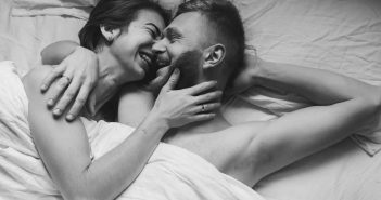 Die Kunst, auch in langen Beziehungen lustvollen Sex zu haben Im Bett versuchen wir den kleinsten gemeinsamen Nenner zu finden