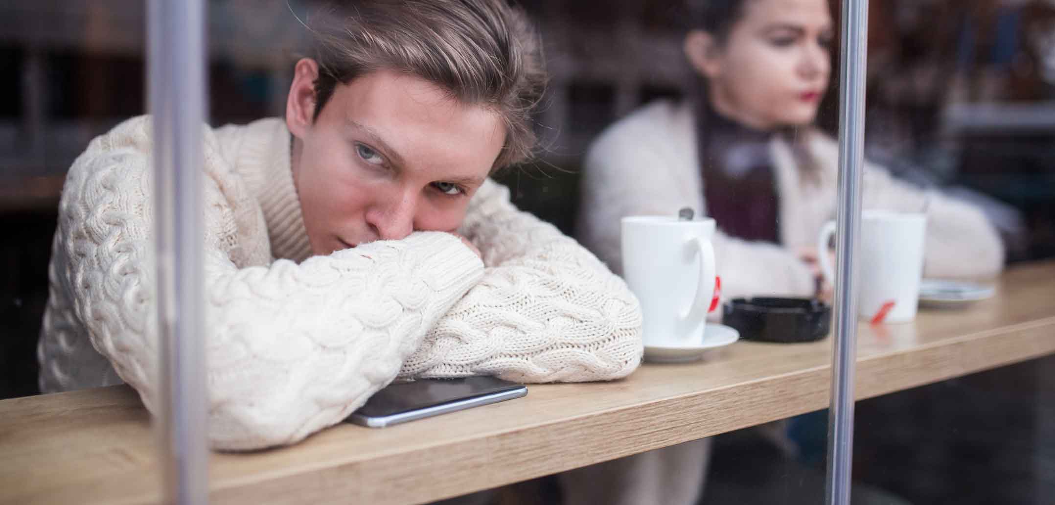 So zeigen Sie einem pessimistischen Partner, dass das Glas halb voll ist