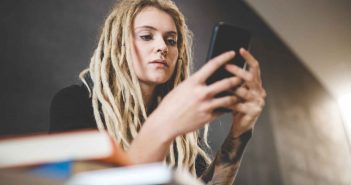 Beziehungs-Killer WhatsApp: Beherzigen Sie diese 4 Tipps! WhatsApp-Regeln für eine glückliche Beziehung