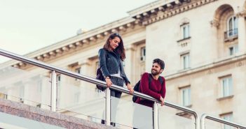 So können Sie in 6 kleinen Schritten Ihre Schüchternheit überwinden Immer wieder zieht die eigene Schüchternheit einen Strich durch die Rechnung