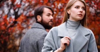 „Ich brauche eine Pause“ – Was passiert, wenn ein Paar eine Beziehungspause einlegt? Die Vor- und Nachteile einer Beziehungspause