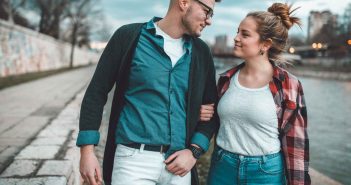 Warum es mit manchen Menschen „Klick“ macht Woran liegt es, dass wir uns zu manchen Personen besonders hingezogen fühlen?