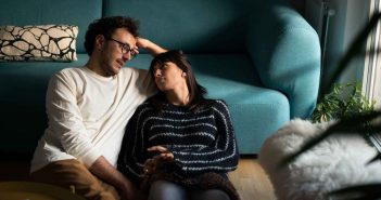 Alles nur in meinem Kopf – Warum Sie Ihre Gedanken in Beziehungen öfter aussprechen sollten Gute Gespräche statt TV-Glotzen, das hilft der Beziehung