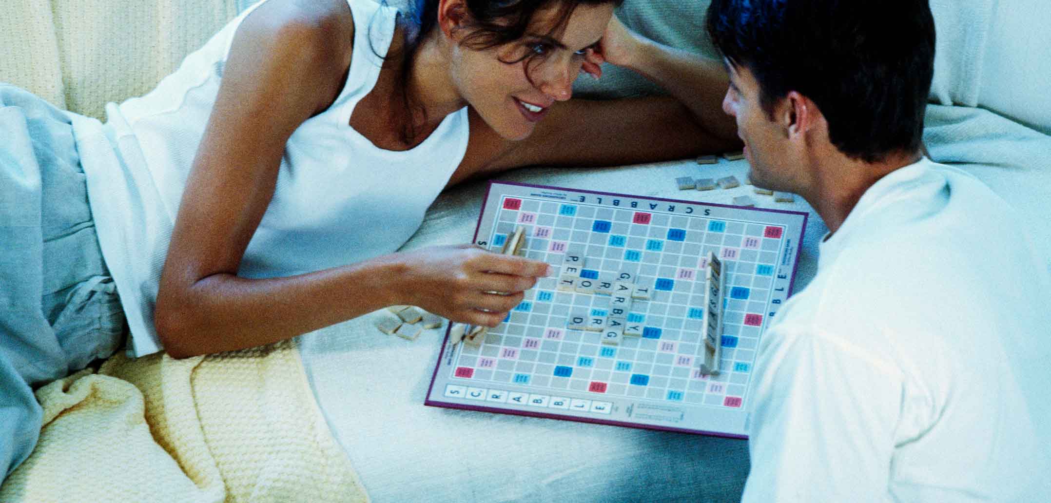 Spiele spielen fördert die Kommunikation in der Beziehung