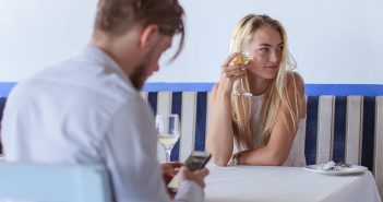 Negativität als Killer der Partnersuche – und wie man davon loskommt Einen Partner finden ohne negative Stimmung