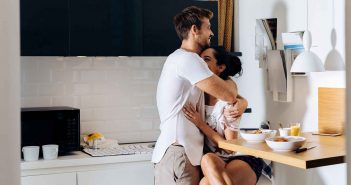 Einen Beziehungsstreit gelassen meistern: Ohne Scherben durch schwierige Beziehungsphasen Wie lasse ich Streitereien nicht eskalieren?