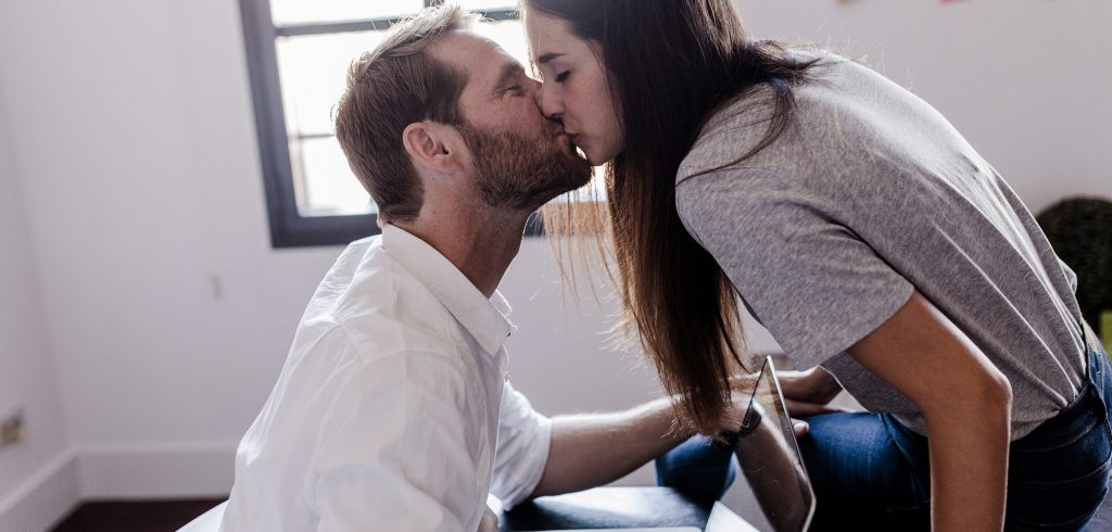 Heimischer Sex Auf Der Couch Heimischer Sex Auf Der Couch