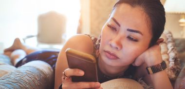 Geghostete Frau; Fünf Anzeichen, dass du vielleicht bald mit „Ghosting“ zu tun hast