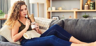 Hast du deine Tage?! Frau, Menstruation, Schokolade