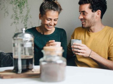 Warum kleine Überraschungen in der Beziehung so wichtig sind