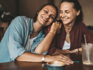 Bisexuelles Dating: Unterschiede beim Daten von Frauen und Männern