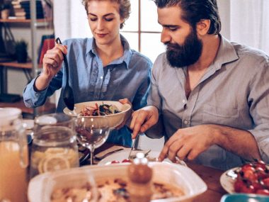 "Iss doch weniger!" – Wenn der Partner ständig dein Gewicht kritisiert