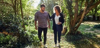 Mutter möchte den Sohn verkuppeln