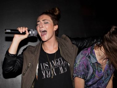 Date-Idee: Karaoke-Bar